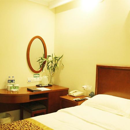 Greentree Inn Zhejiang Jiaxing West Zhongshan Road Vintage Car Building Express Hotel Exteriör bild