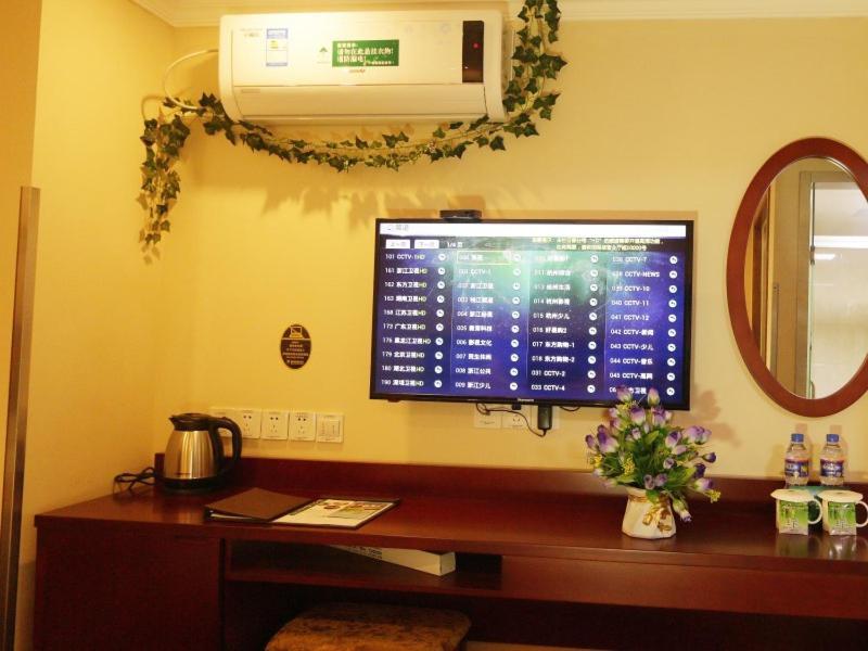 Greentree Inn Zhejiang Jiaxing West Zhongshan Road Vintage Car Building Express Hotel Exteriör bild