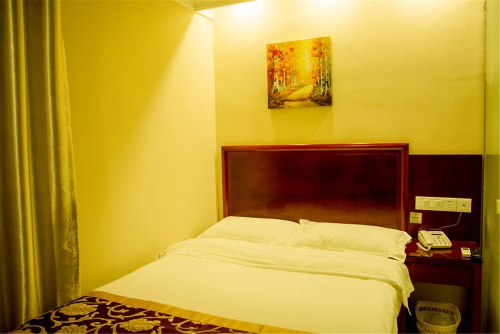Greentree Inn Zhejiang Jiaxing West Zhongshan Road Vintage Car Building Express Hotel Exteriör bild