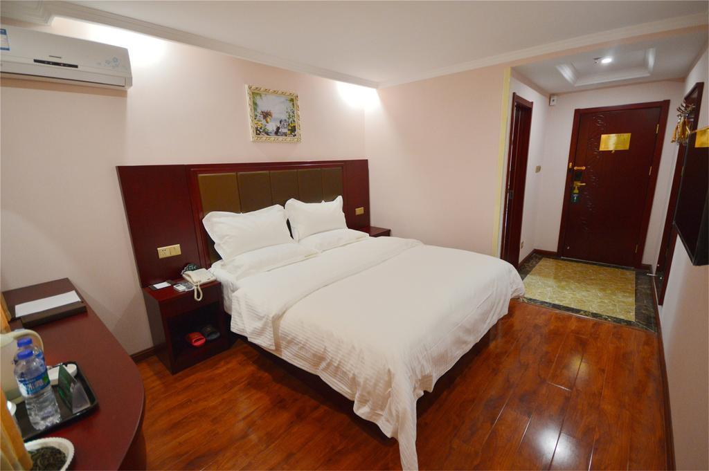 Greentree Inn Zhejiang Jiaxing West Zhongshan Road Vintage Car Building Express Hotel Exteriör bild