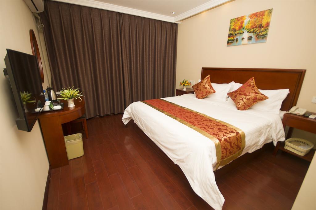Greentree Inn Zhejiang Jiaxing West Zhongshan Road Vintage Car Building Express Hotel Exteriör bild